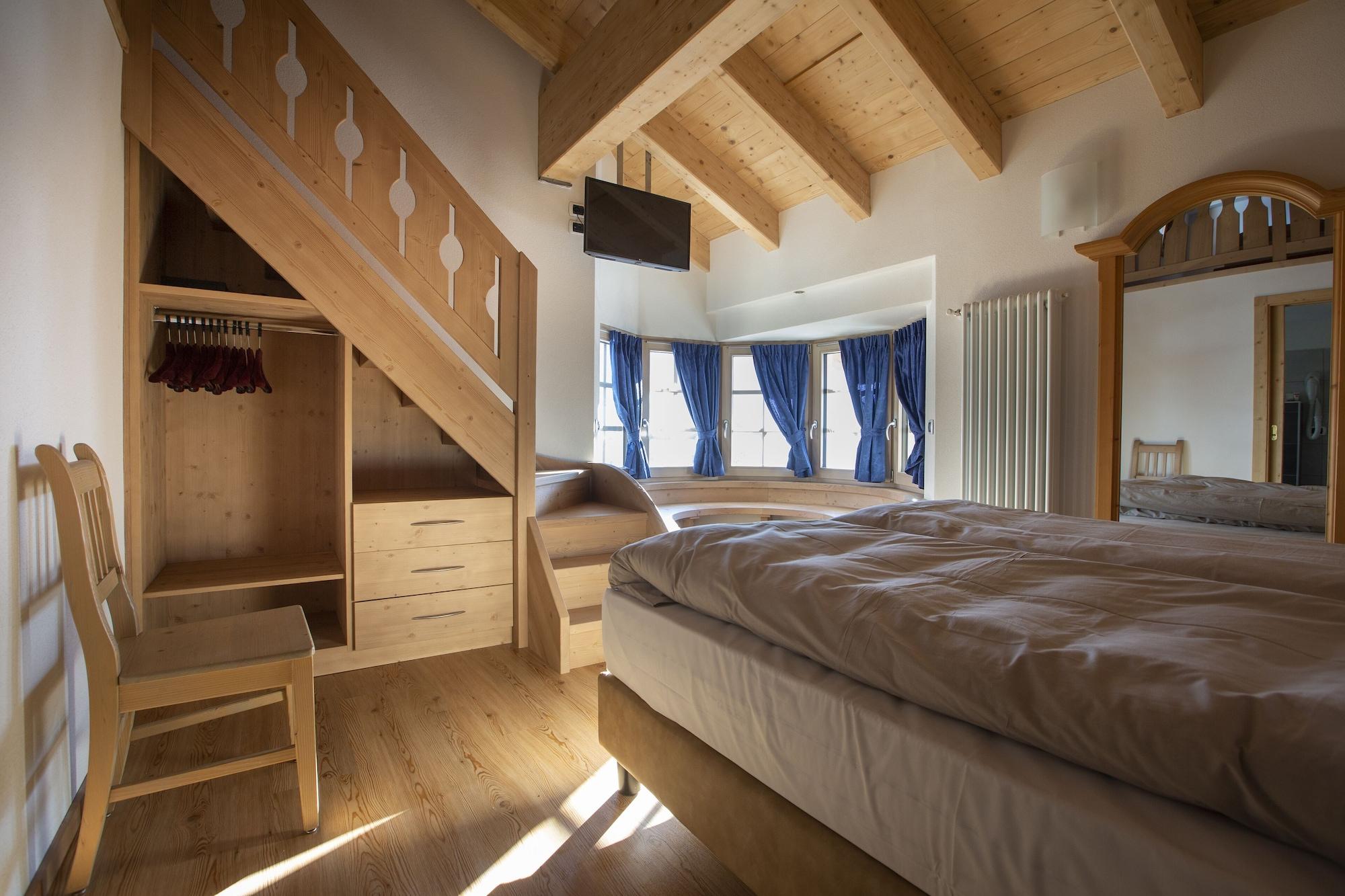 Hotel "La Suisse" Лівіньо Екстер'єр фото