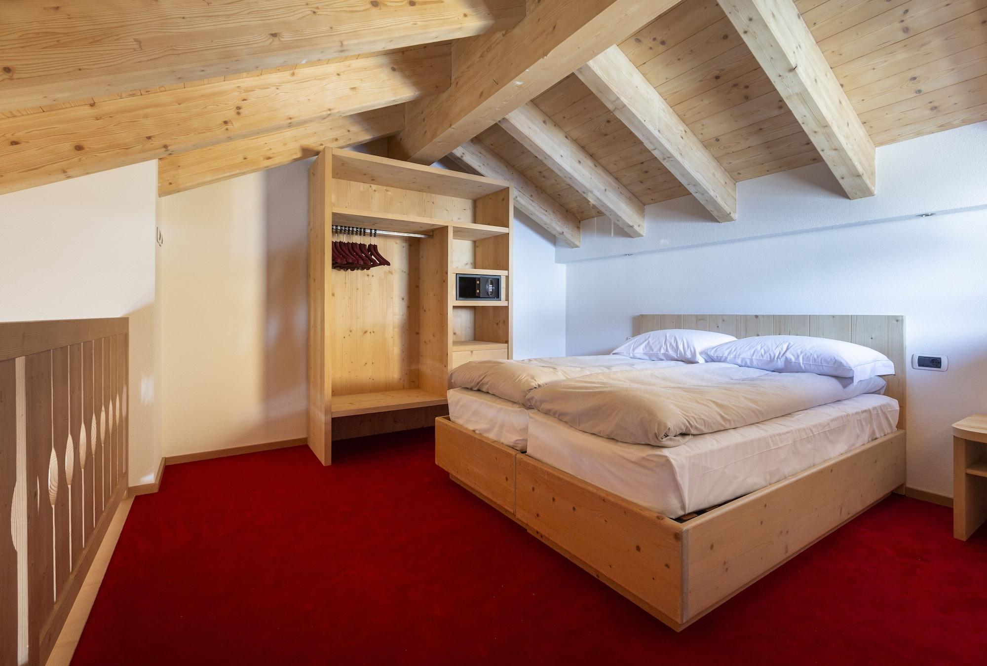 Hotel "La Suisse" Лівіньо Екстер'єр фото