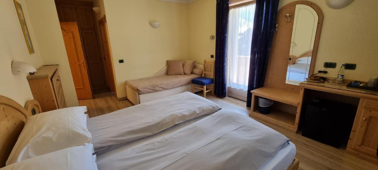 Hotel "La Suisse" Лівіньо Екстер'єр фото